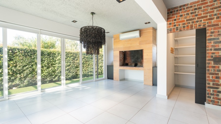 To Let 4 Bedroom Property for Rent in Val De Vie Estate Western Cape